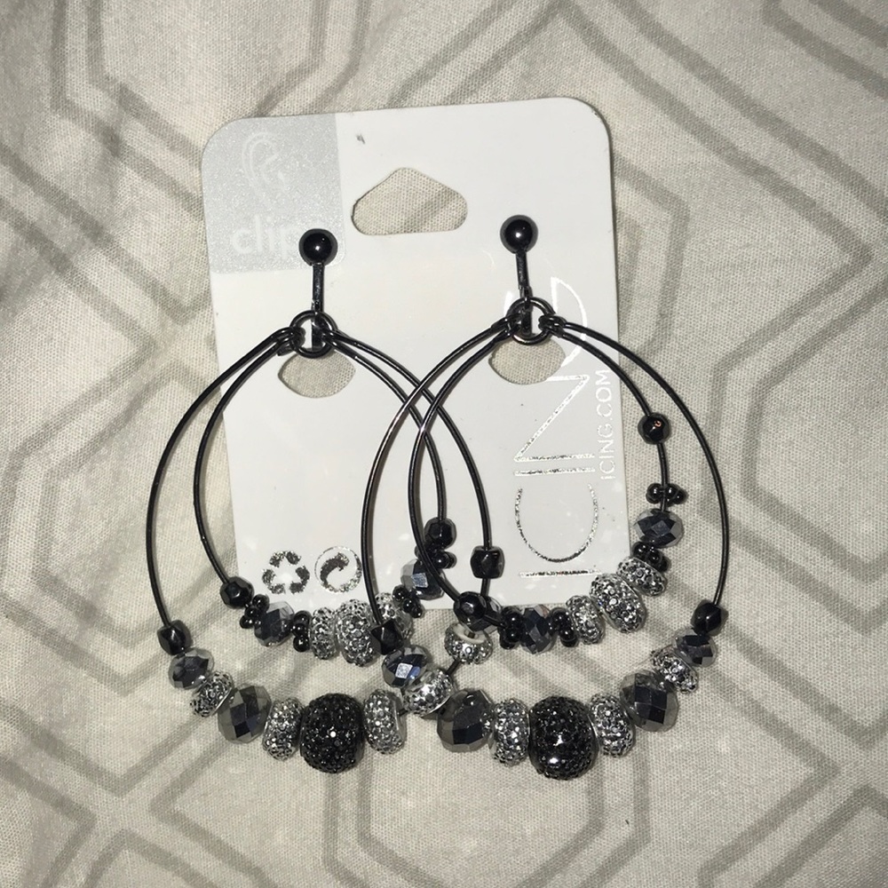 🌸🌸Brand New🌸🌸 Icing • Clip - On Earrings